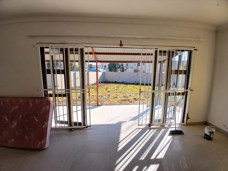 To Let 4 Bedroom Property for Rent in Pellissier Free State